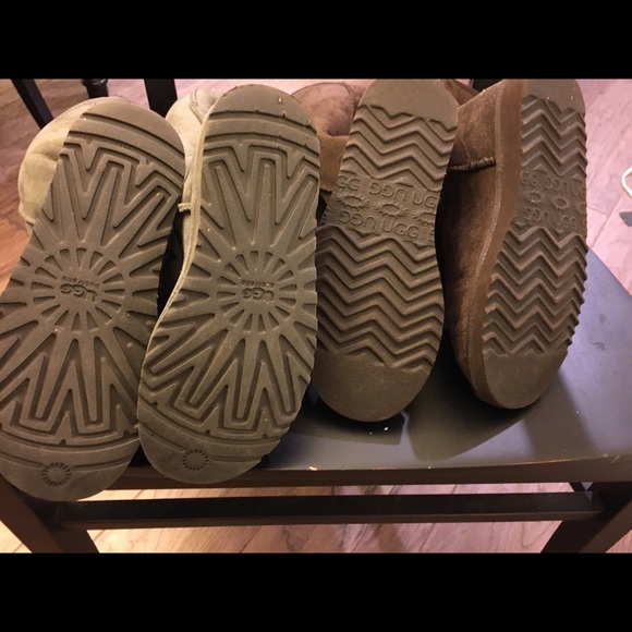 UGGS.. chocolate only - Picture 3 of 4